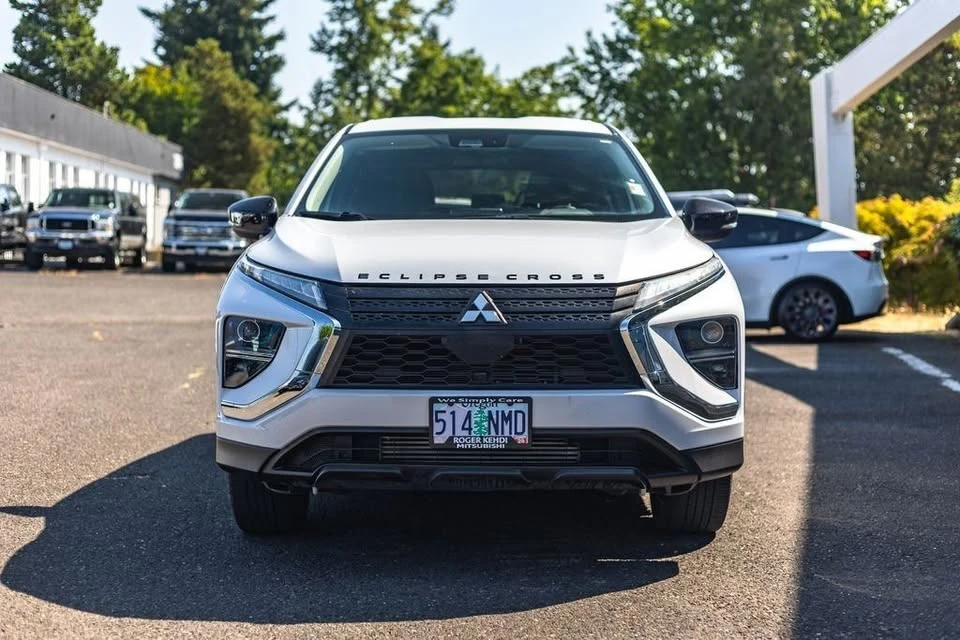 2022 Mitsubishi Eclipse Cross - Image 5 of 20