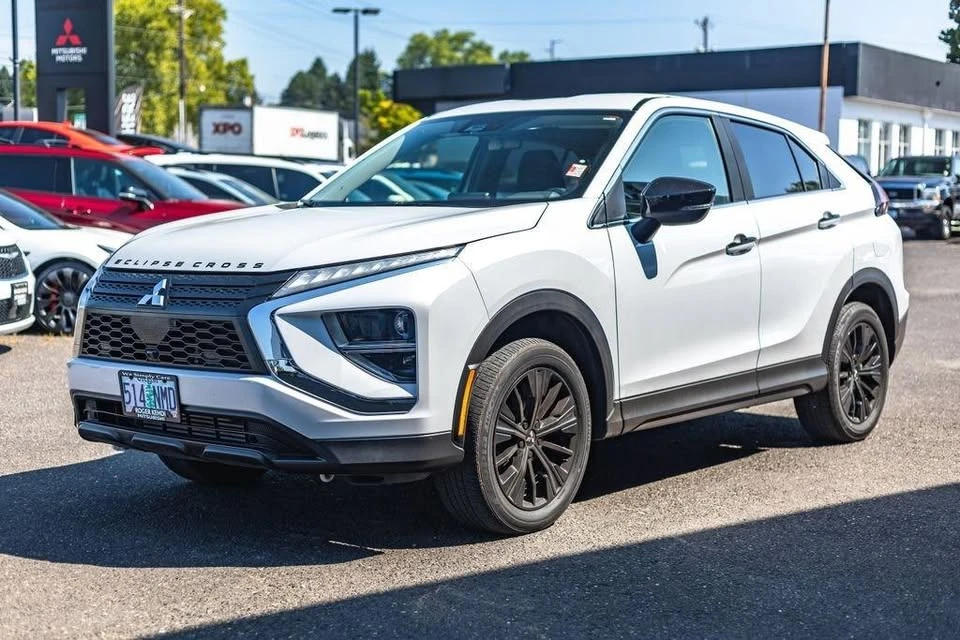 2022 Mitsubishi Eclipse Cross - Image 4 of 20