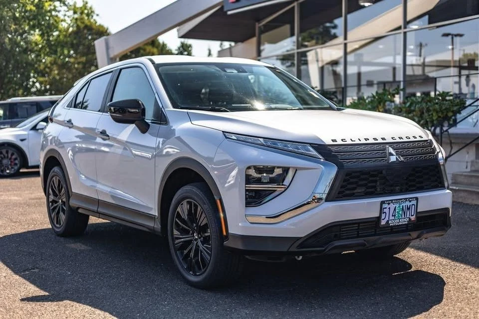 2022 Mitsubishi Eclipse Cross - Image 6 of 20
