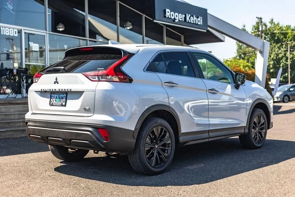 2022 Mitsubishi Eclipse Cross - Image 7 of 20
