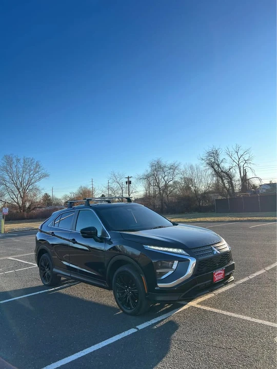 2022 Mitsubishi Eclipse Cross - Image 2 of 11