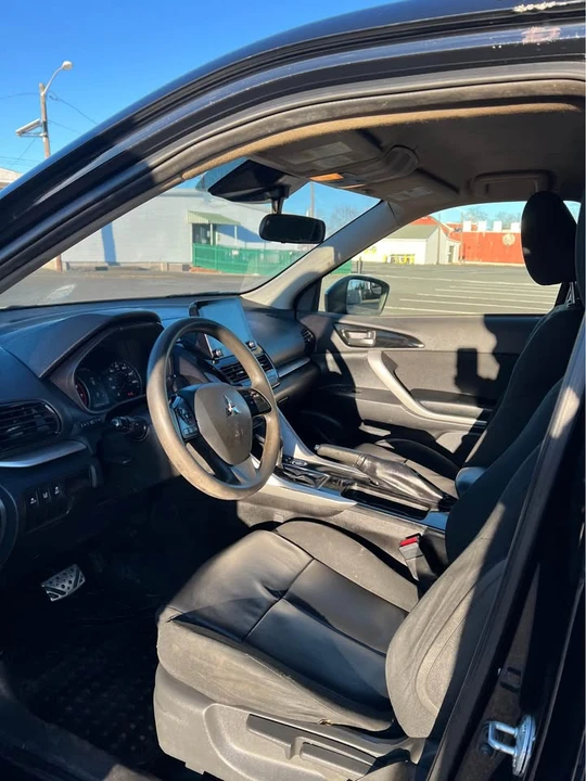 2022 Mitsubishi Eclipse Cross - Image 9 of 11