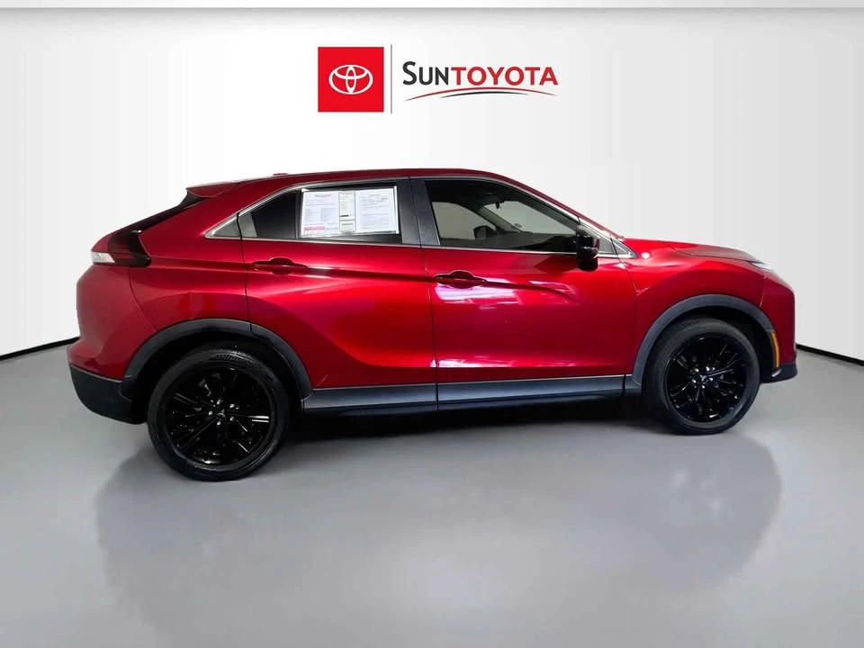 2022 Mitsubishi Eclipse Cross - Image 2 of 17