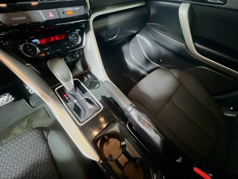 2022 Mitsubishi Eclipse Cross - Image 13 of 17