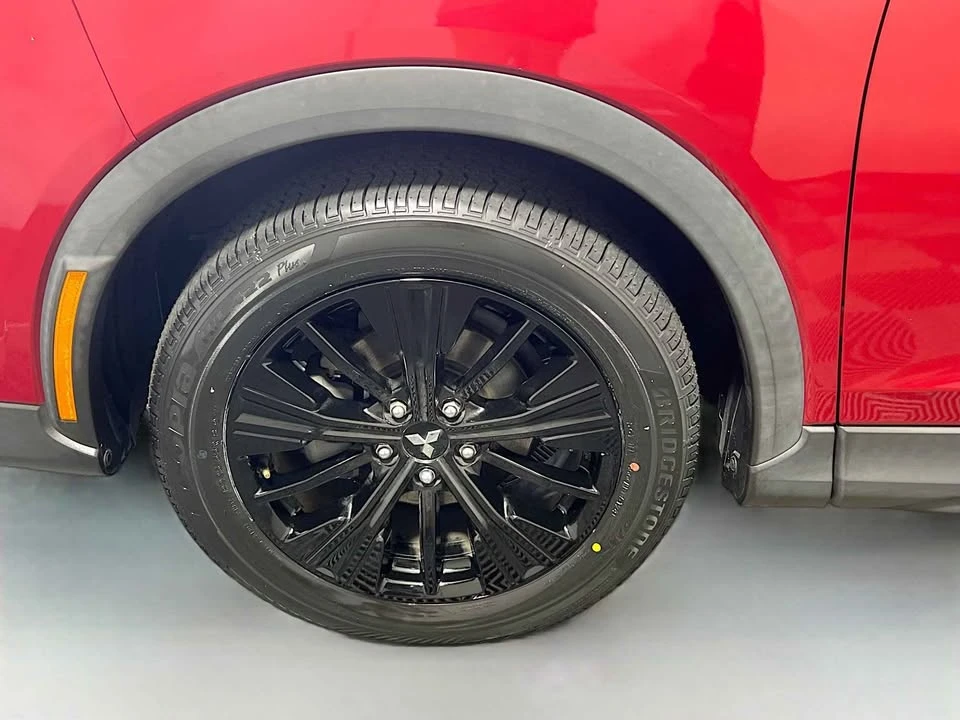 2022 Mitsubishi Eclipse Cross - Image 8 of 17