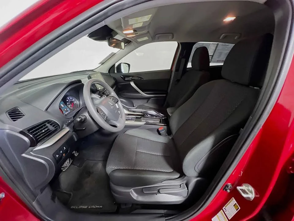 2022 Mitsubishi Eclipse Cross - Image 9 of 17