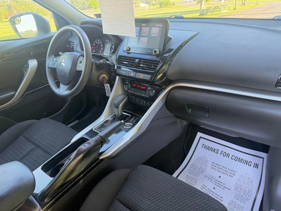 2022 Mitsubishi Eclipse Cross - Image 11 of 14