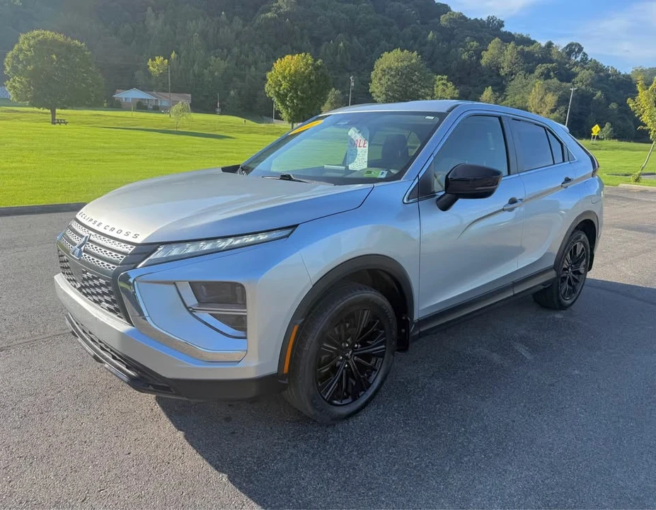 2022 Mitsubishi Eclipse Cross - Image 5 of 14