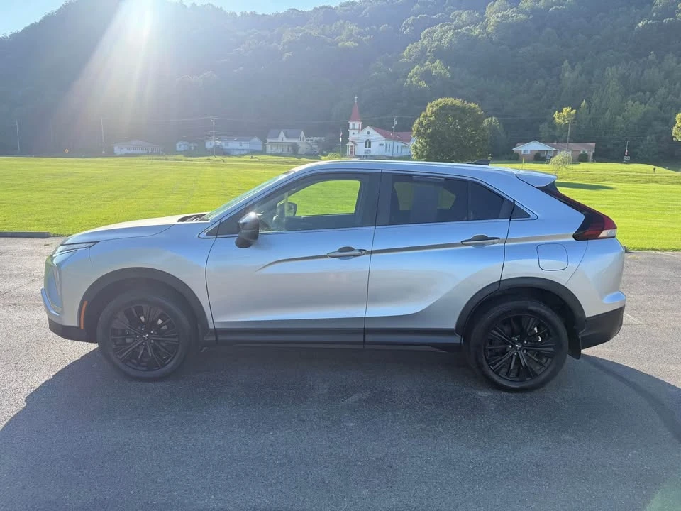 2022 Mitsubishi Eclipse Cross - Image 8 of 14