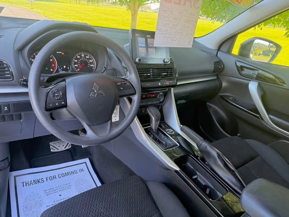2022 Mitsubishi Eclipse Cross - Image 9 of 14
