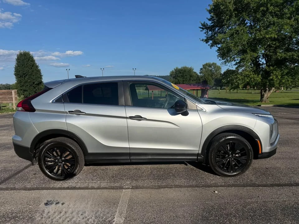 2022 Mitsubishi Eclipse Cross - Image 4 of 14