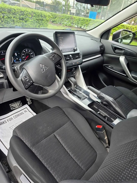 2022 Mitsubishi Eclipse Cross - Image 6 of 17