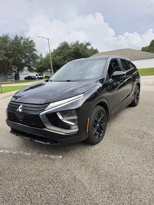 2022 Mitsubishi Eclipse Cross - Image 2 of 17