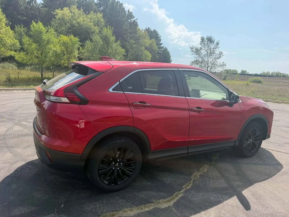2022 Mitsubishi Eclipse Cross - Image 3 of 17