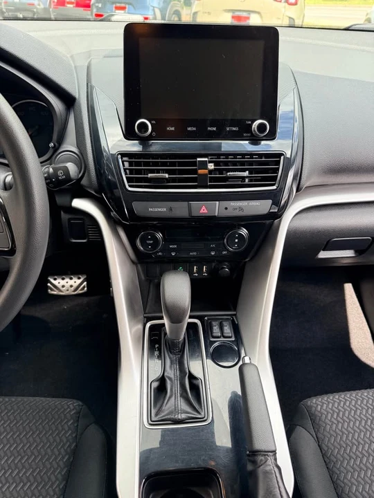 2022 Mitsubishi Eclipse Cross - Image 13 of 19