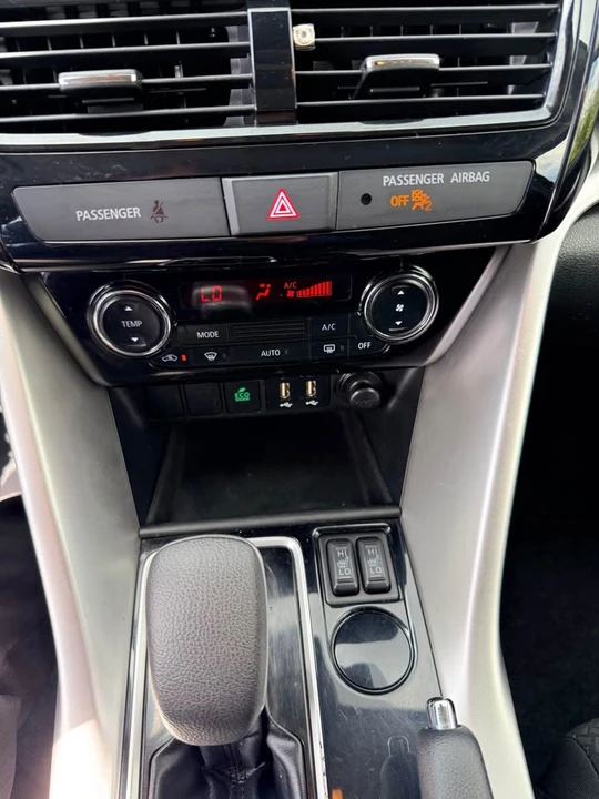 2022 Mitsubishi Eclipse Cross - Image 17 of 19