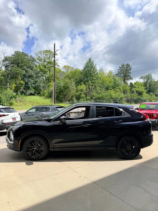2022 Mitsubishi Eclipse Cross - Image 5 of 19