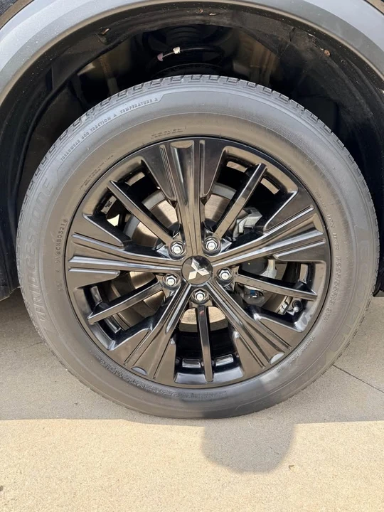 2022 Mitsubishi Eclipse Cross - Image 8 of 19