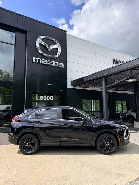 2022 Mitsubishi Eclipse Cross - Image 2 of 19