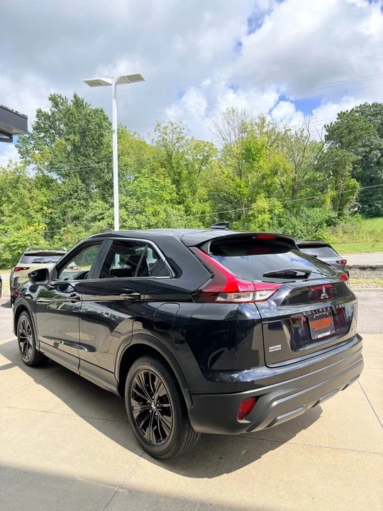 2022 Mitsubishi Eclipse Cross - Image 4 of 19