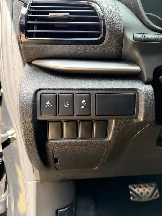 2022 Mitsubishi Eclipse Cross - Image 14 of 19