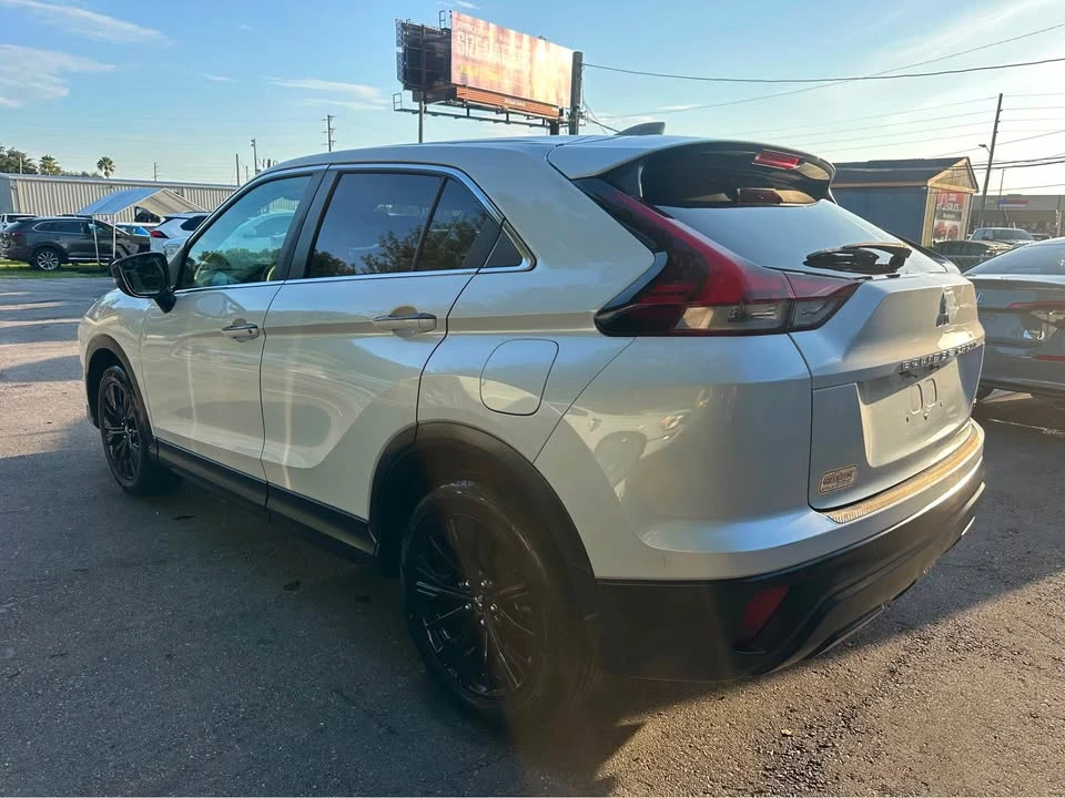 2022 Mitsubishi Eclipse Cross - Image 3 of 17