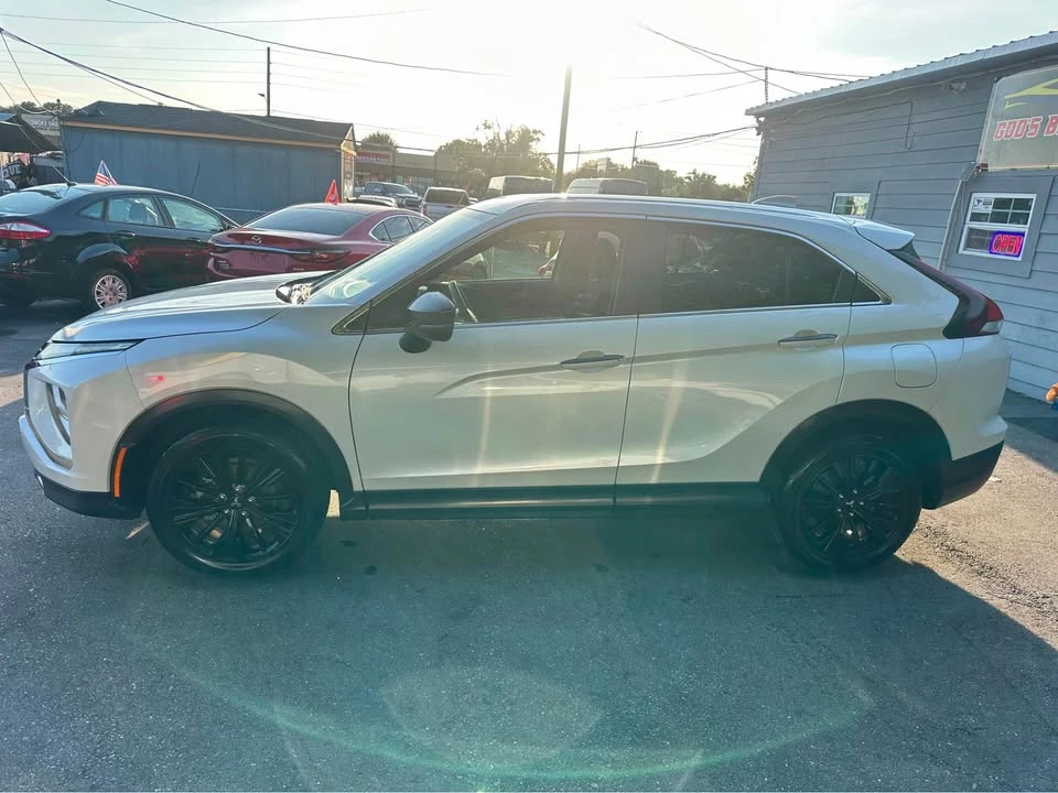 2022 Mitsubishi Eclipse Cross - Image 2 of 17
