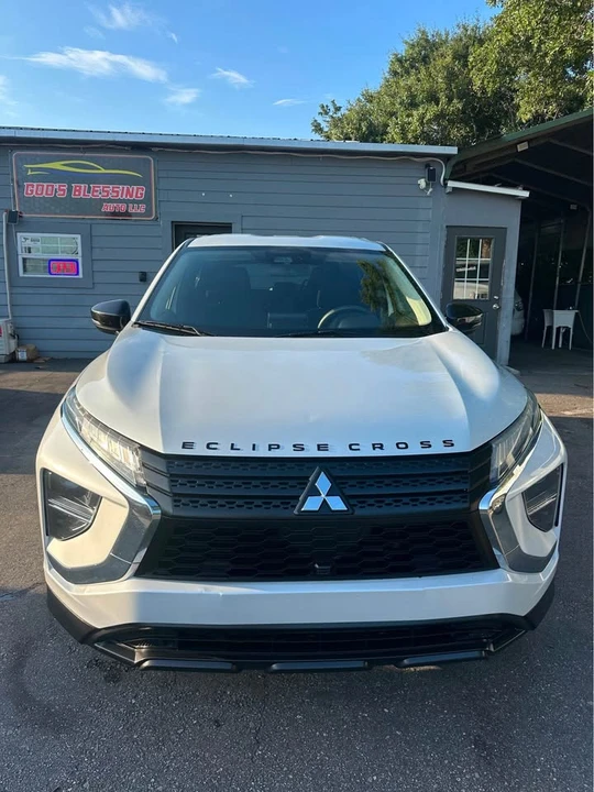 2022 Mitsubishi Eclipse Cross - Image 8 of 17