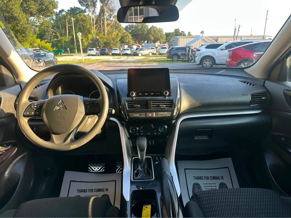 2022 Mitsubishi Eclipse Cross - Image 12 of 17