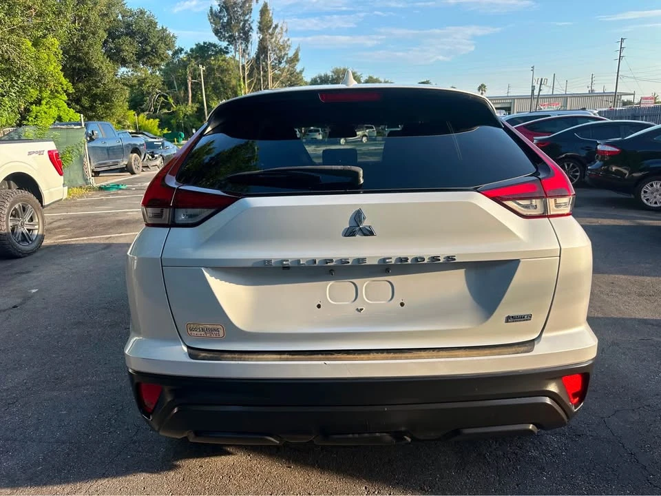 2022 Mitsubishi Eclipse Cross - Image 4 of 17