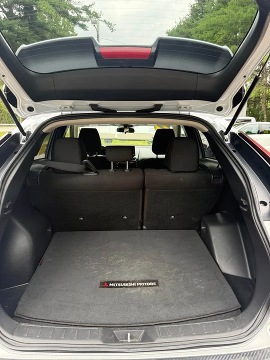 2022 Mitsubishi Eclipse Cross - Image 7 of 20