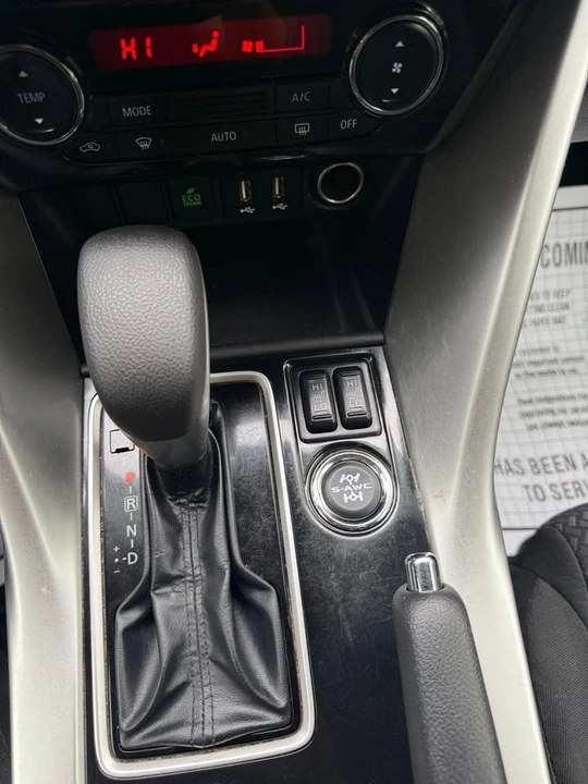 2022 Mitsubishi Eclipse Cross - Image 16 of 20