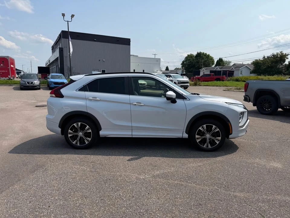 2022 Mitsubishi Eclipse Cross - Image 4 of 19