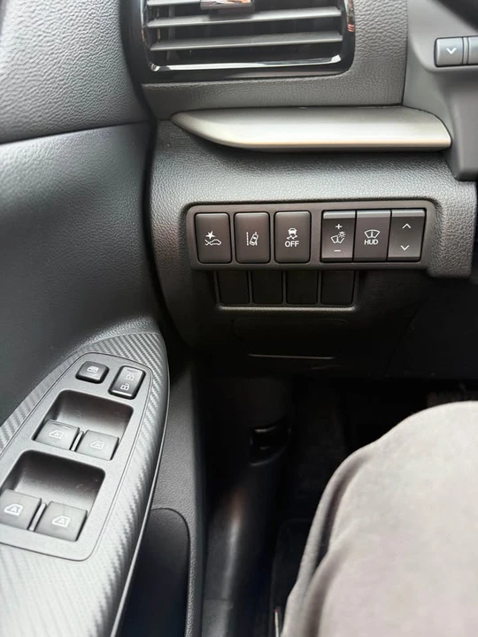 2022 Mitsubishi Eclipse Cross - Image 16 of 19