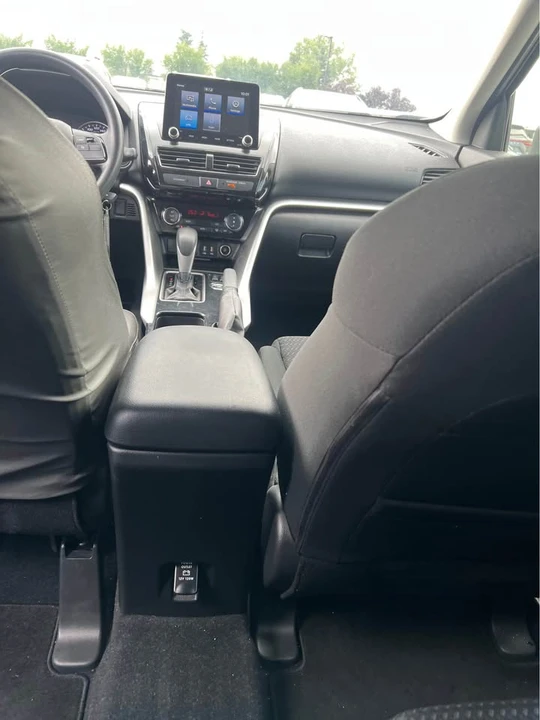2022 Mitsubishi Eclipse Cross - Image 8 of 10