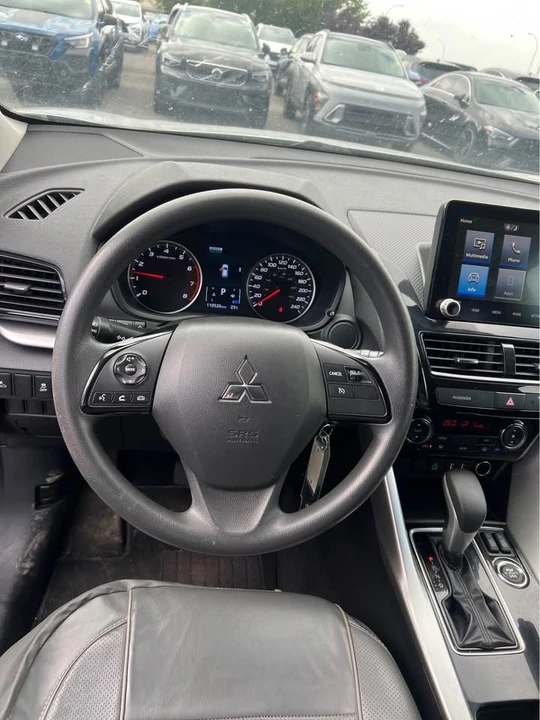 2022 Mitsubishi Eclipse Cross - Image 6 of 10
