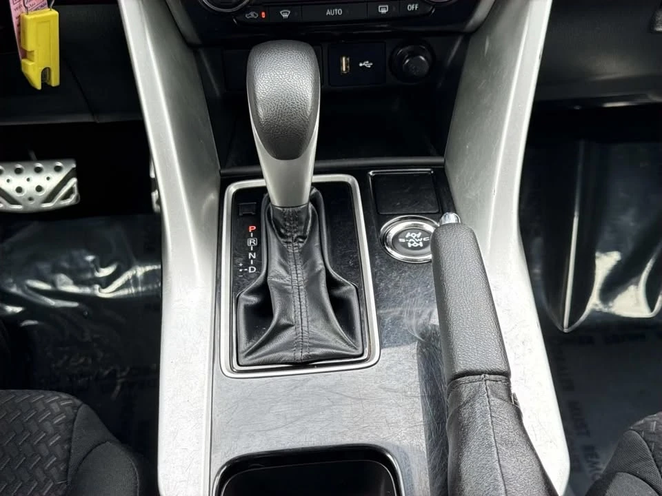 2022 Mitsubishi Eclipse Cross - Image 13 of 20