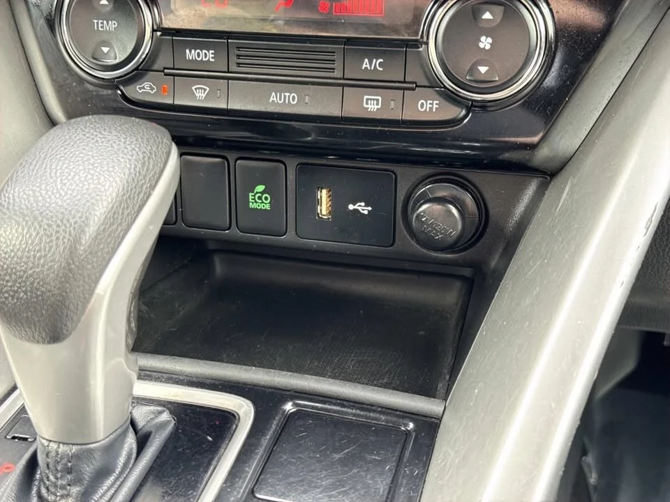 2022 Mitsubishi Eclipse Cross - Image 12 of 20