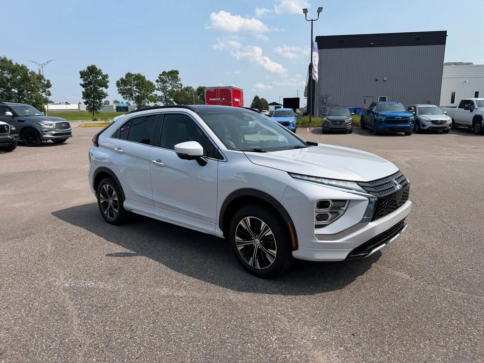 2022 Mitsubishi Eclipse Cross - Image 3 of 19