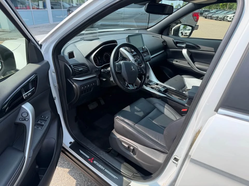 2022 Mitsubishi Eclipse Cross - Image 10 of 19