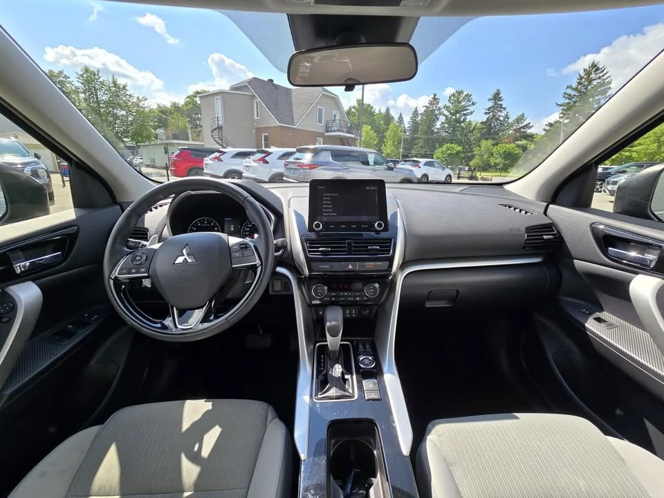 2022 Mitsubishi Eclipse Cross - Image 10 of 20