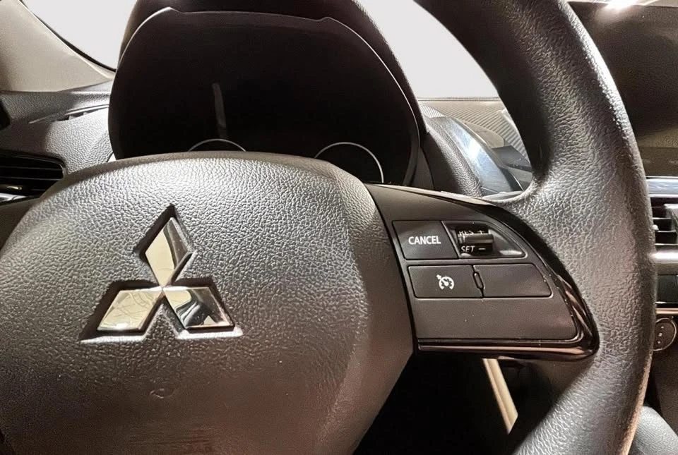 2022 Mitsubishi Eclipse Cross - Image 8 of 18