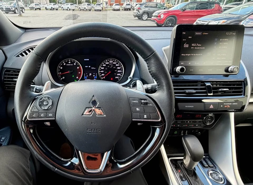 2022 Mitsubishi Eclipse Cross - Image 14 of 16