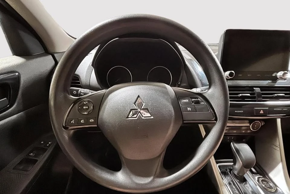 2022 Mitsubishi Eclipse Cross - Image 17 of 18