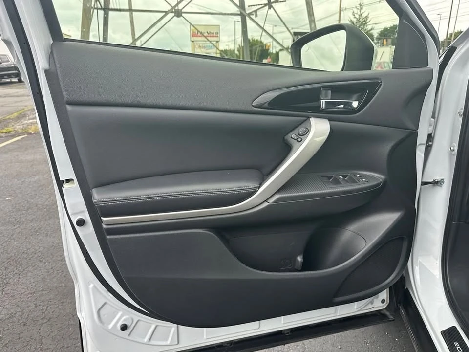 2022 Mitsubishi Eclipse Cross - Image 15 of 20