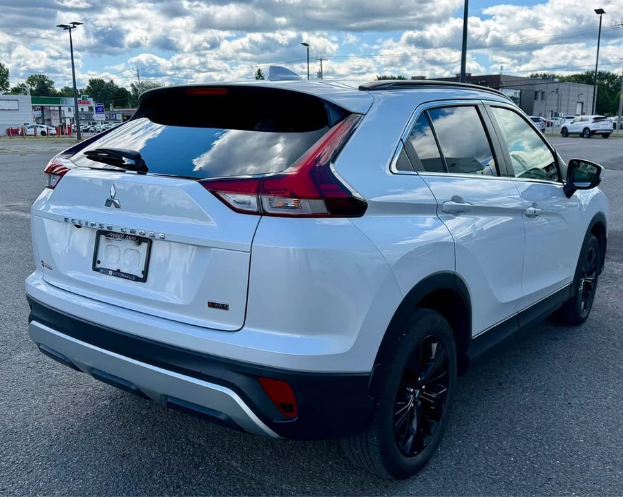 2022 Mitsubishi Eclipse Cross - Image 4 of 16