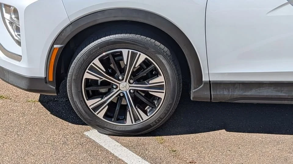 2022 Mitsubishi Eclipse Cross - Image 10 of 14