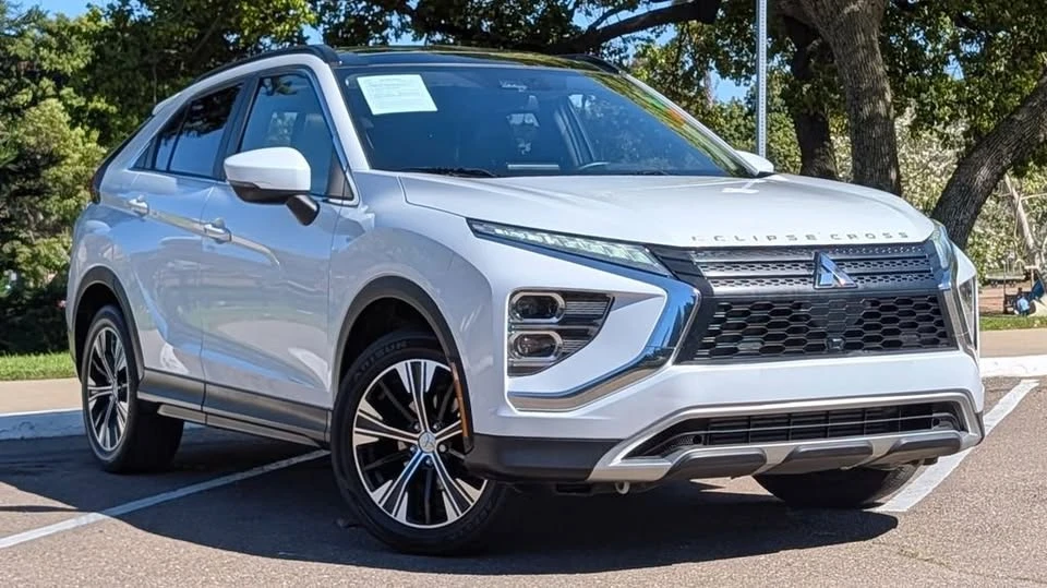 2022 Mitsubishi Eclipse Cross - Image 2 of 14
