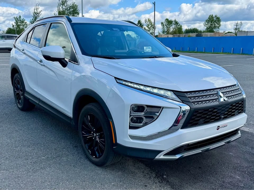 2022 Mitsubishi Eclipse Cross - Image 2 of 16