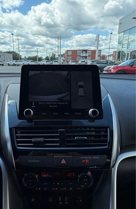 2022 Mitsubishi Eclipse Cross - Image 15 of 16
